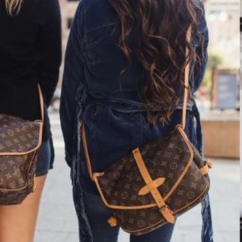 Authentic Saumur 30 Crossbody Louis Vuitton